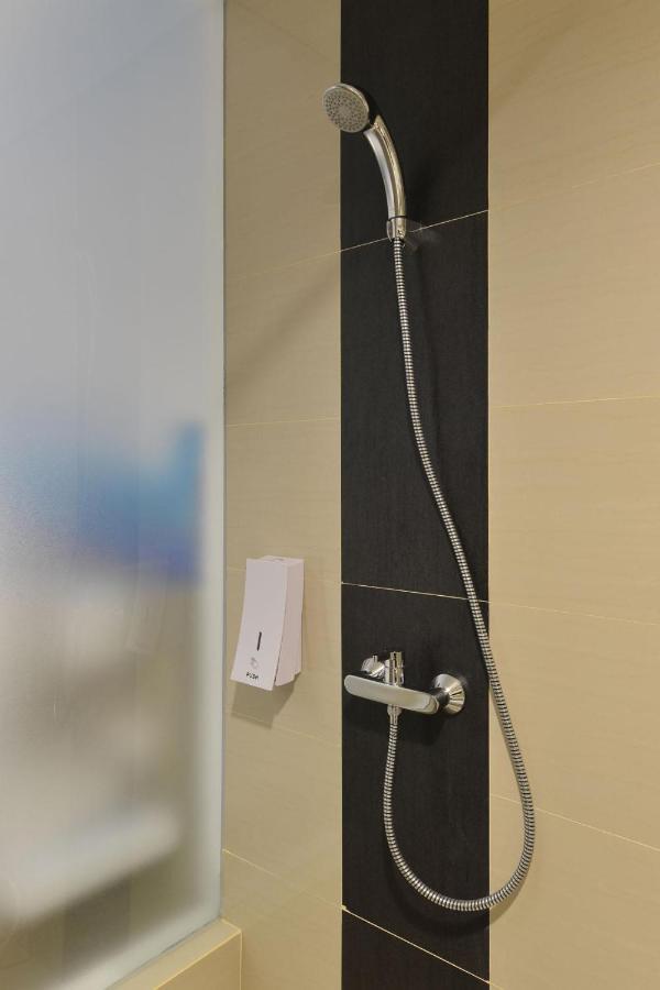 Moritz Biz Gandaria Hotell Jakarta Exteriör bild