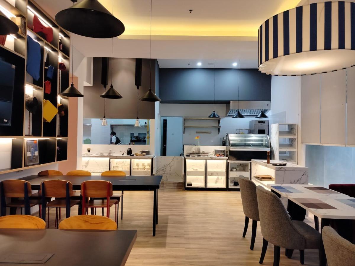 Moritz Biz Gandaria Hotell Jakarta Exteriör bild