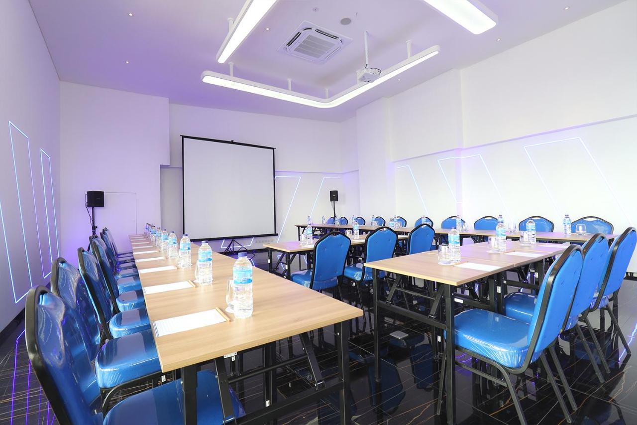 Moritz Biz Gandaria Hotell Jakarta Exteriör bild