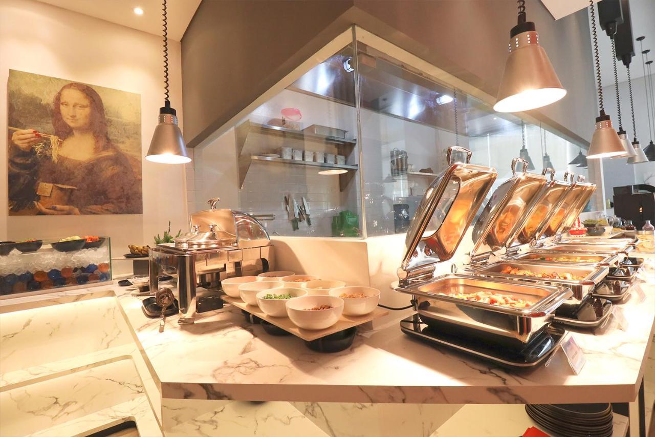 Moritz Biz Gandaria Hotell Jakarta Exteriör bild