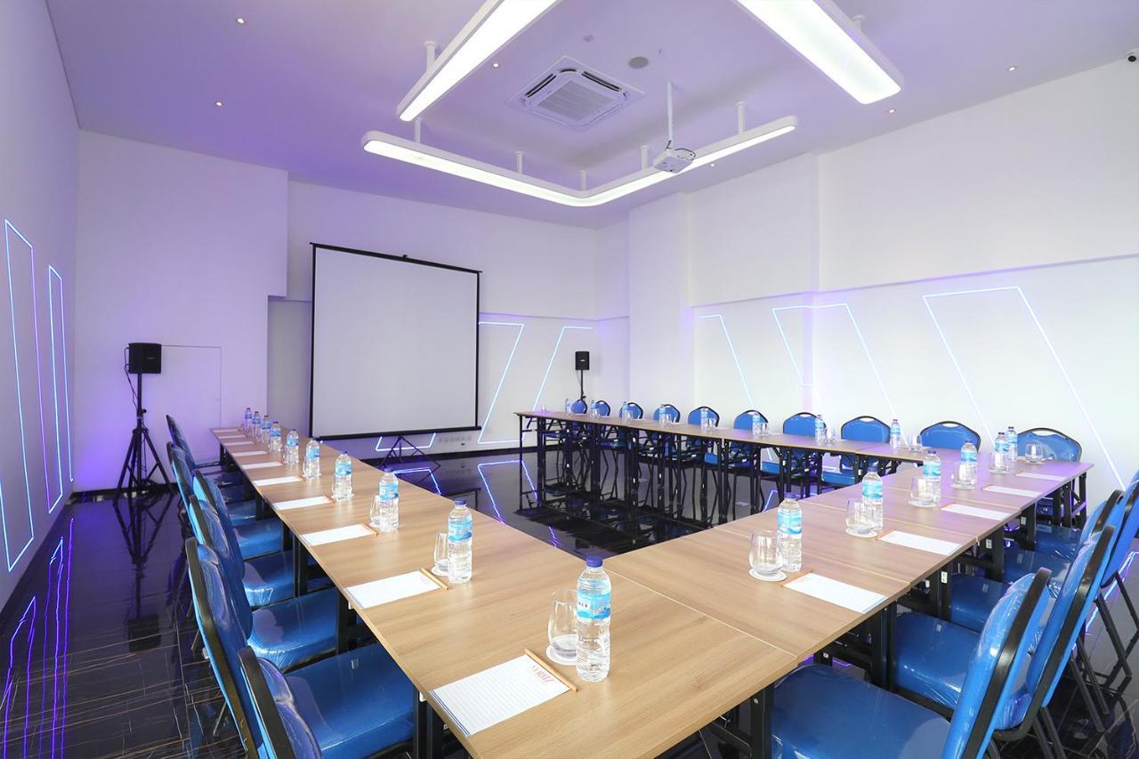 Moritz Biz Gandaria Hotell Jakarta Exteriör bild